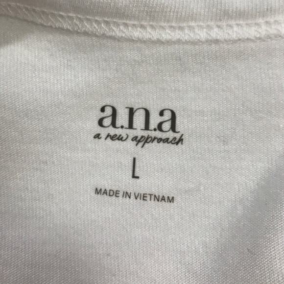 a.n.a A New Approach White V-Neck Sleeveless Tank Top L - Picture 3 of 4